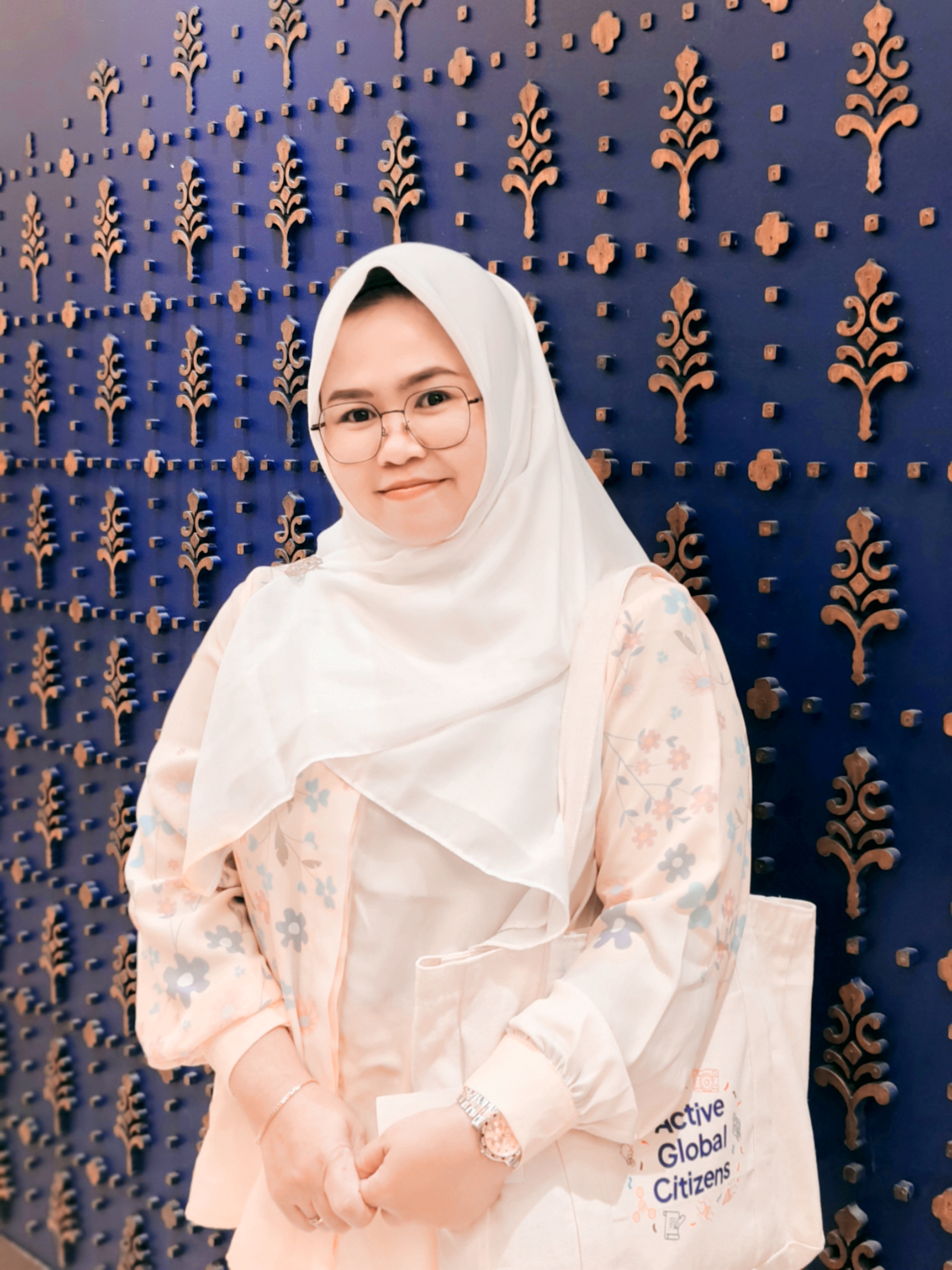 Dewi Yuniar,SKM.M.Kes