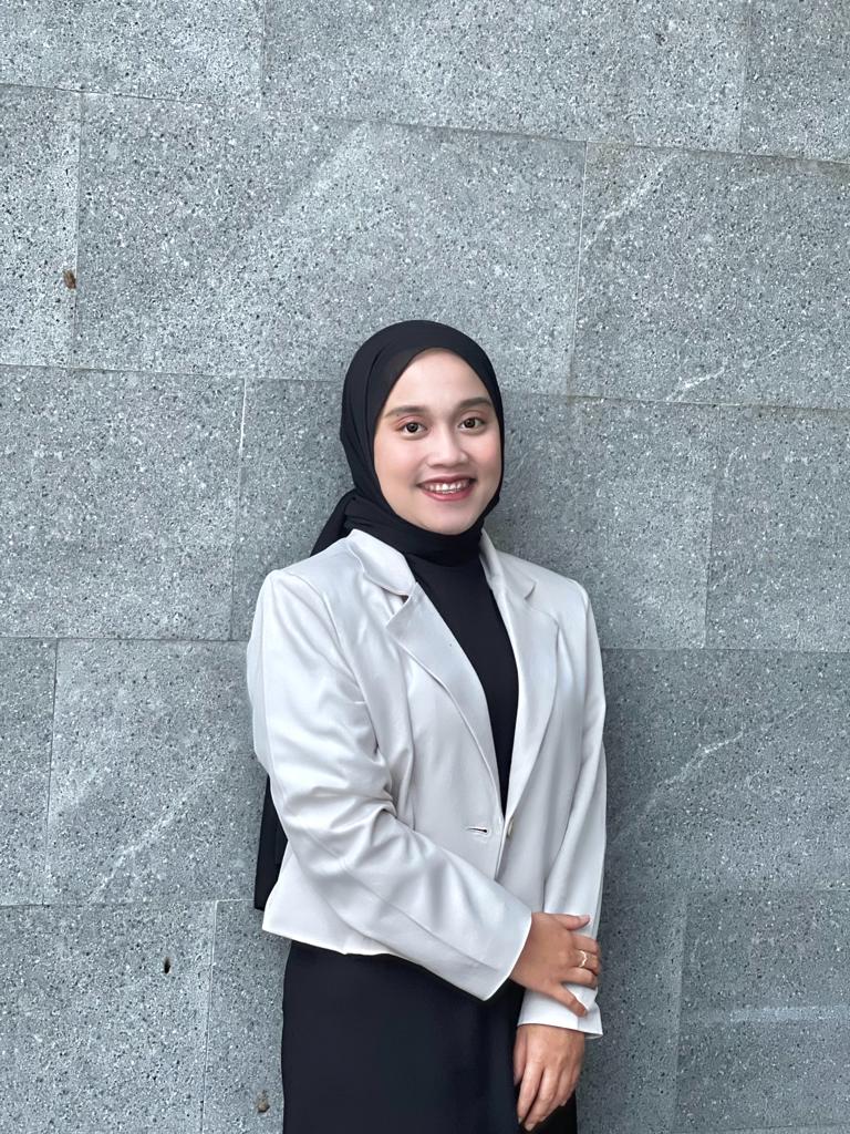 Adhela Ghina Rachmatika